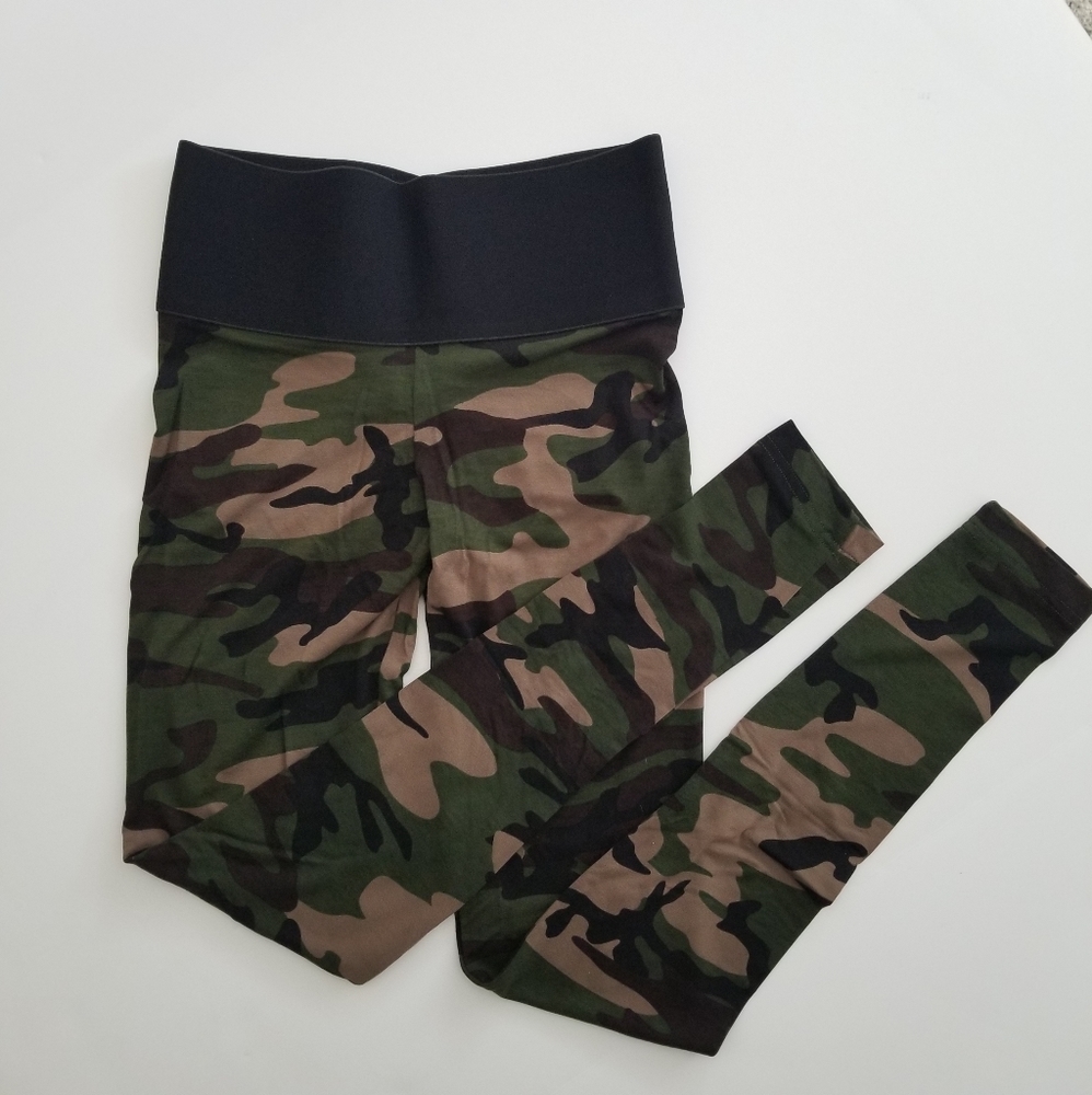 Cute Booty Lounge Camo leggings